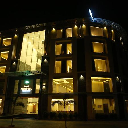 Woodies Bleisure Hotel 코지코드 외부 사진