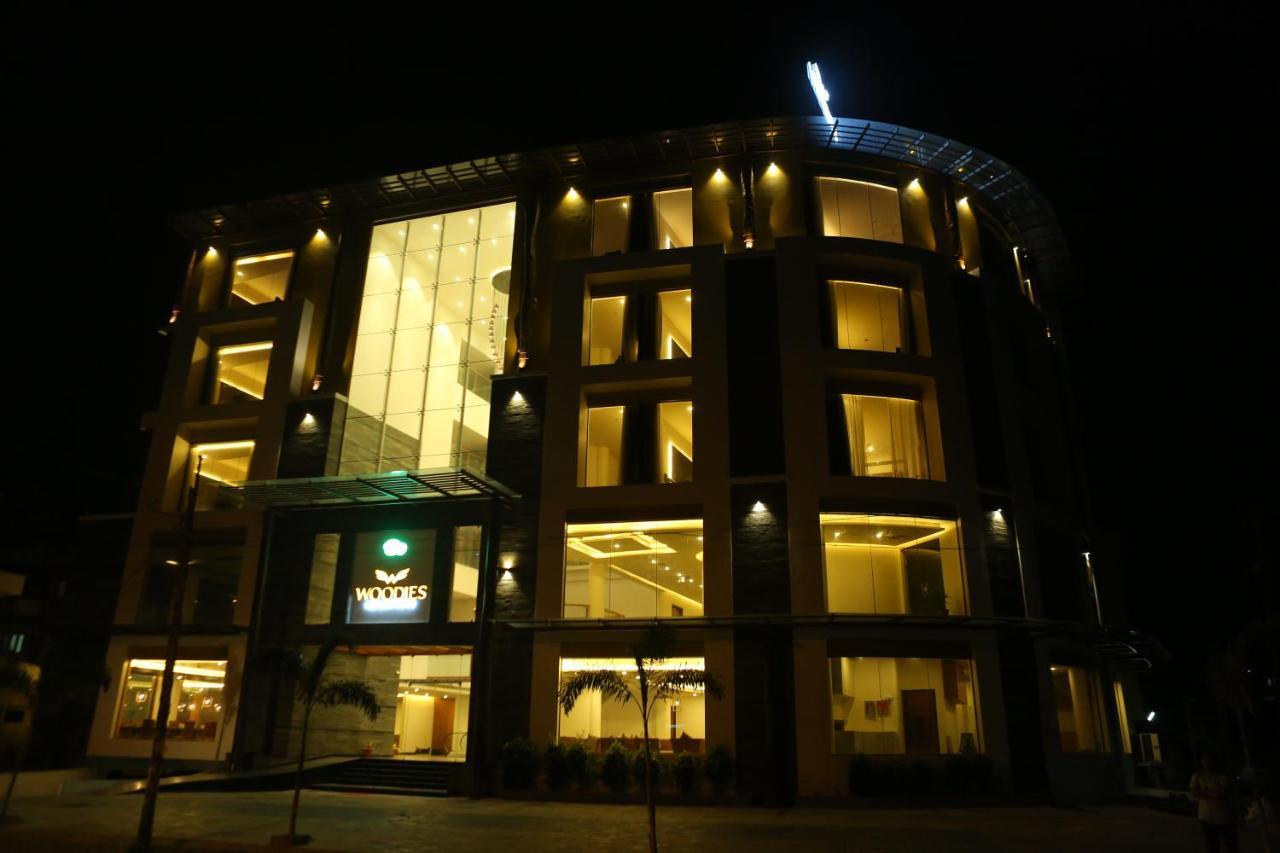 Woodies Bleisure Hotel 코지코드 외부 사진