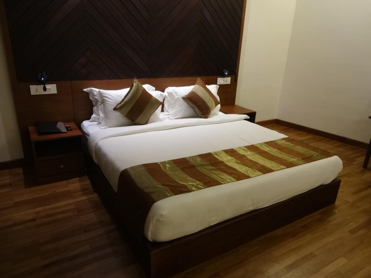 Woodies Bleisure Hotel 코지코드 외부 사진