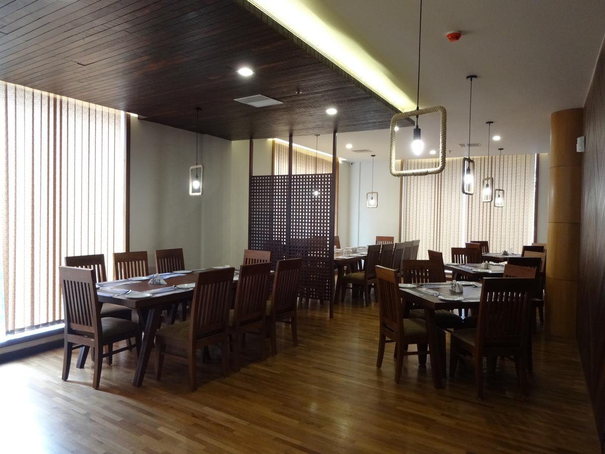 Woodies Bleisure Hotel 코지코드 외부 사진