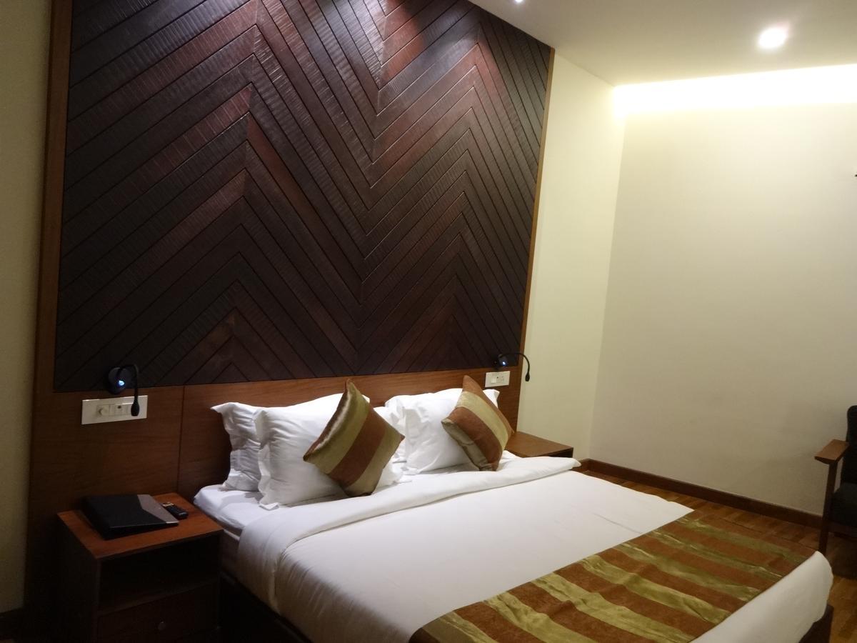 Woodies Bleisure Hotel 코지코드 외부 사진